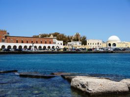 Le front de mer Foro Italico à Rhodes