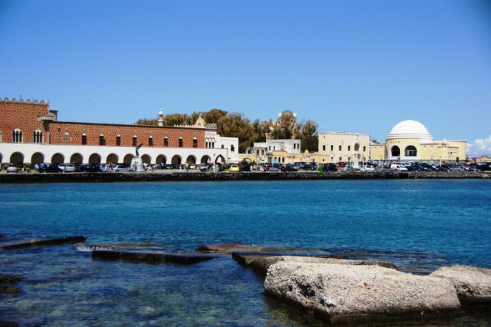 Le front de mer Foro Italico à Rhodes