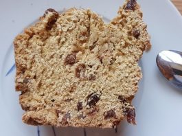 Gâteau Crétois aux Raisins et aux Noix
