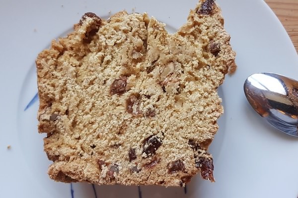 Gâteau Crétois aux raisins secs et aux noix